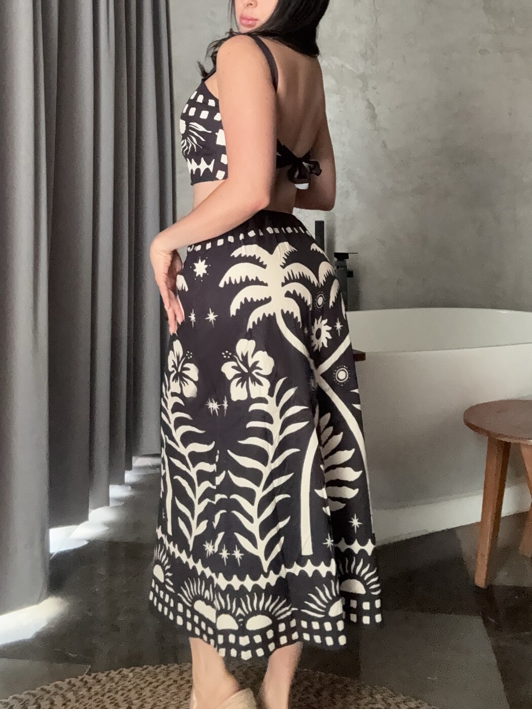 Resort wear — conjunto tropical blanco y negro